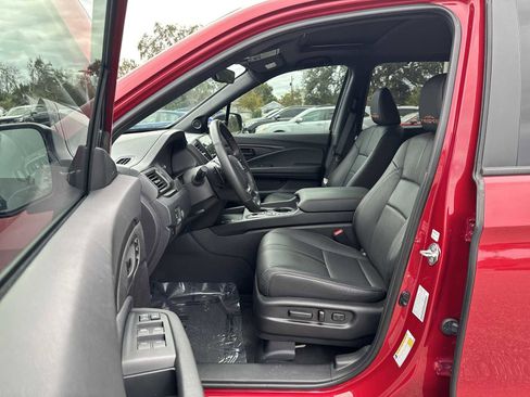 Used 2024 Honda Passport TrailSport image 2