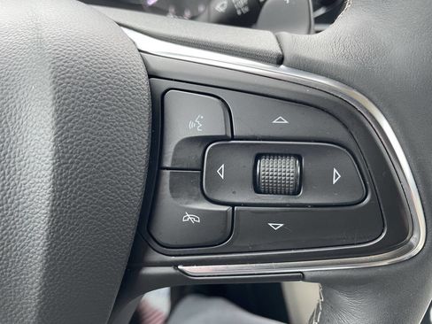 Used 2023 Buick Envision Essence image 19