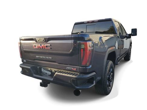 Used 2024 GMC Sierra 2500 AT4 w/ AT4 Premium Plus Package AWD/4WD image 4