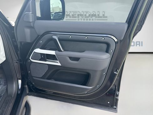Used 2023 Land Rover Defender 110 S AWD/4WD image 31