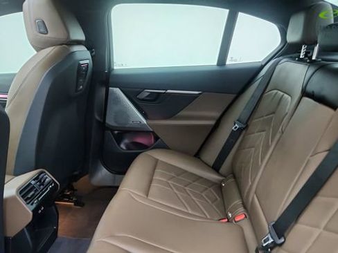 Used 2024 BMW i5 eDrive40i w/ Convenience Package RWD image 30