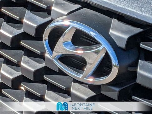 Used 2023 Hyundai Santa Fe SEL image 9