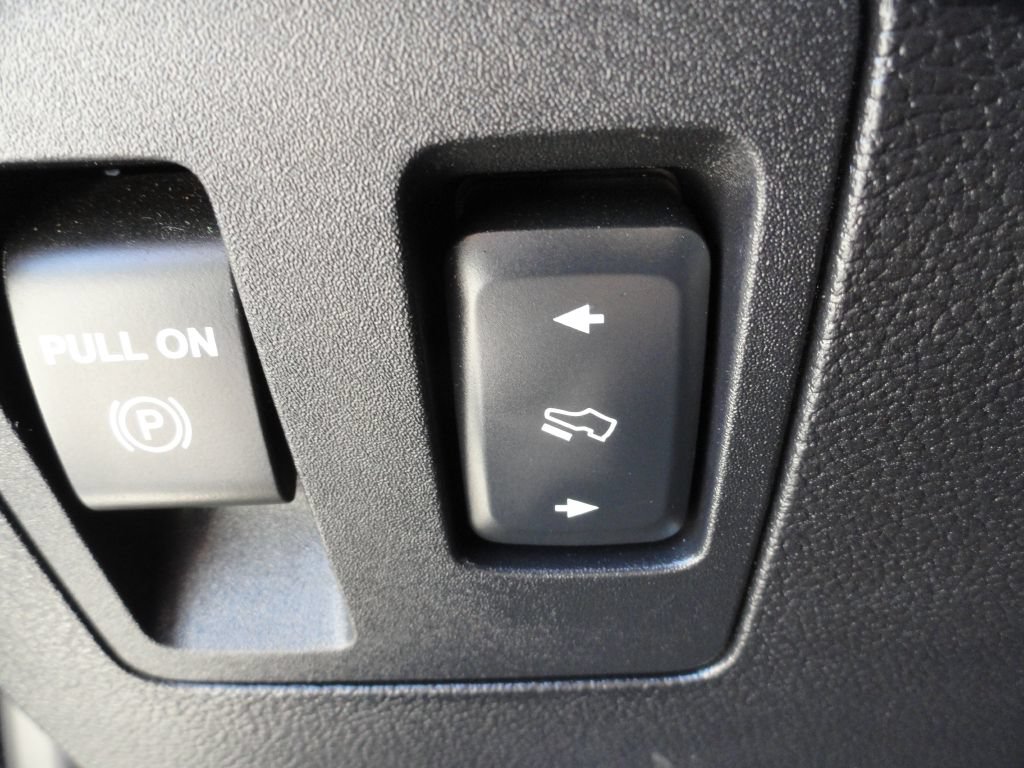 Used 2018 Ford F150 XLT w/ Equipment Group 302A Luxury RWD image 20