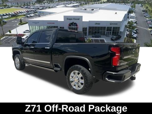 Used 2024 Chevrolet Silverado 3500 High Country w/ High Country Premium Package AWD/4WD image 9
