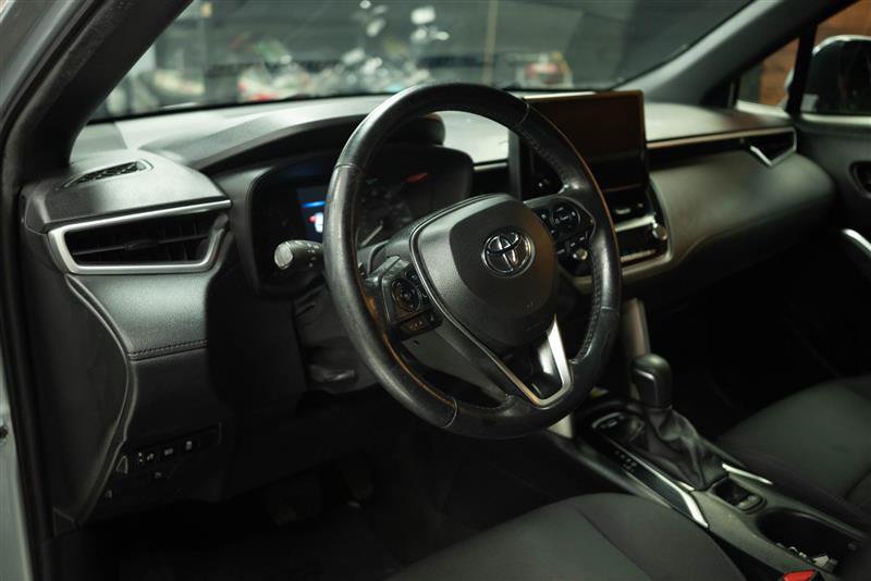 Used 2023 Toyota Corolla Cross AWD Hybrid image 9