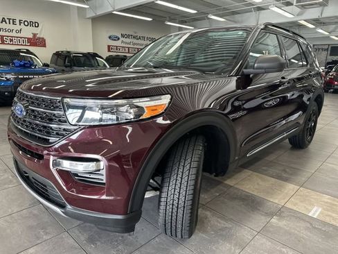 Used 2023 Ford Explorer XLT w/ Equipment Group 202A AWD/4WD image 17