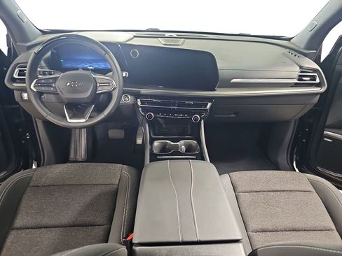Used 2024 Chevrolet Traverse LT w/ Enhanced Driving Package AWD/4WD image 11