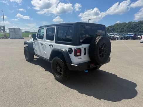 Used 2024 Jeep Wrangler Unlimited AWD/4WD image 9