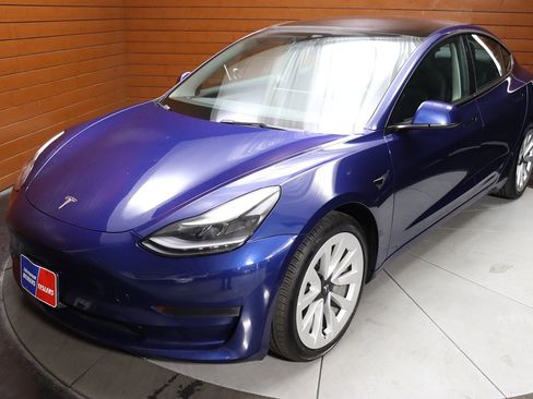 Used 2022 Tesla Model 3 image 16