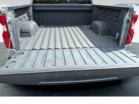 Used 2023 Chevrolet Silverado 1500 Custom image 13