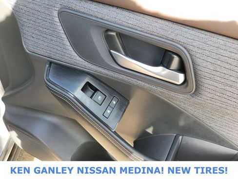 Used 2023 Nissan Rogue SV AWD/4WD image 49