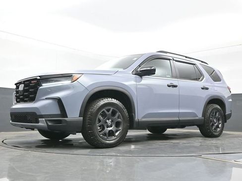 Certified 2025 Honda Pilot TrailSport image 22