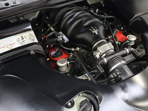 Used 2015 Maserati GranTurismo Convertible RWD image 20