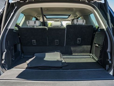 Used 2025 Ford Expedition Active RWD image 12