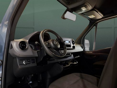 Used 2019 Mercedes-Benz Sprinter 144 image 13