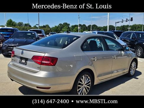 Used 2015 Volkswagen Jetta SE FWD image 3