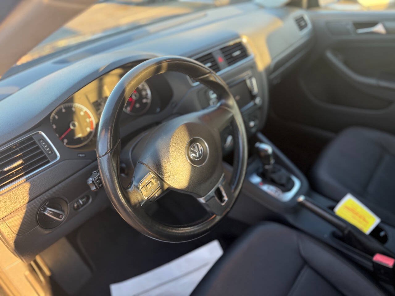 Used 2012 Volkswagen Jetta SE FWD image 11