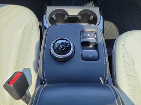 Certified 2022 Ford Mustang Mach-E Premium AWD/4WD image 15