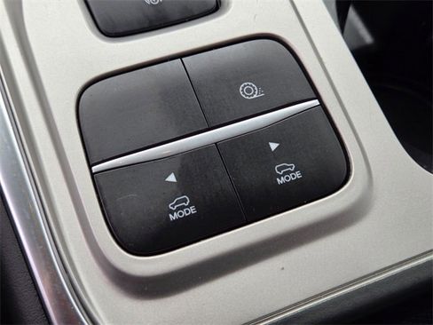 Used 2022 Ford Explorer XLT w/ Equipment Group 202A image 35