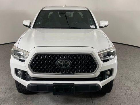 Used 2019 Toyota Tacoma TRD Off-Road w/ Technology Package image 8