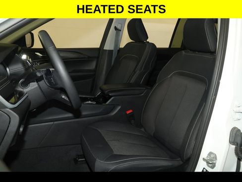 Certified 2023 Jeep Grand Cherokee L Laredo w/ Luxury Tech Group I AWD/4WD image 4