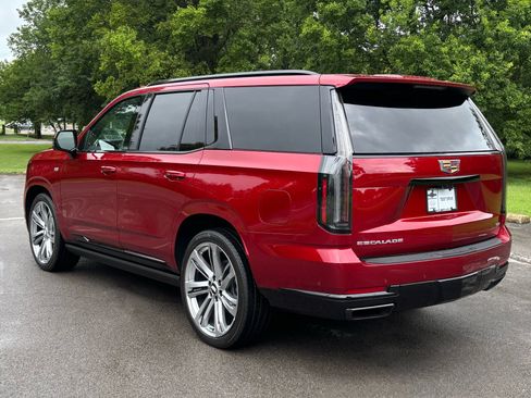 Used 2025 Cadillac Escalade Sport Platinum w/ LPO, Floor Liner Package AWD/4WD image 4