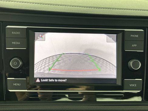 Used 2024 Volkswagen Jetta SE FWD image 18