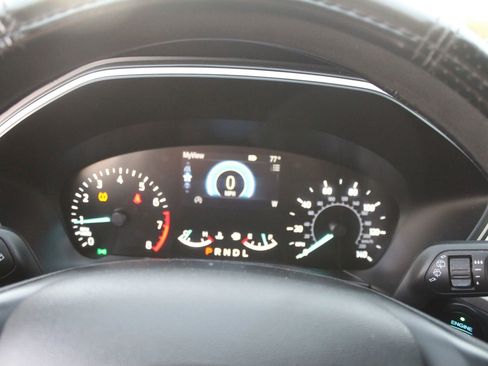 Used 2020 Ford Escape SE image 16