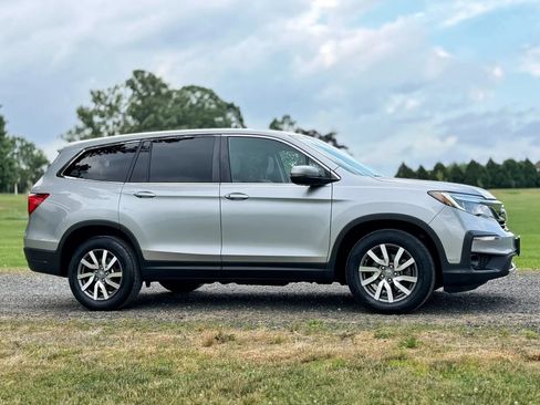 Used 2020 Honda Pilot EX image 4