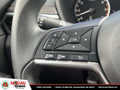 Used 2024 Nissan Altima 2.5 SV FWD image 25