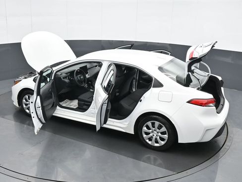 Used 2024 Toyota Corolla LE image 38