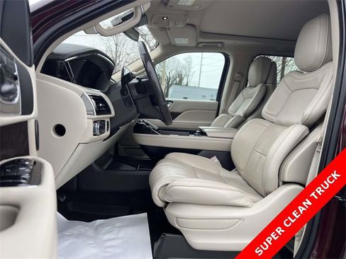 Used 2018 Lincoln Navigator Reserve w/ Technology Package image 12