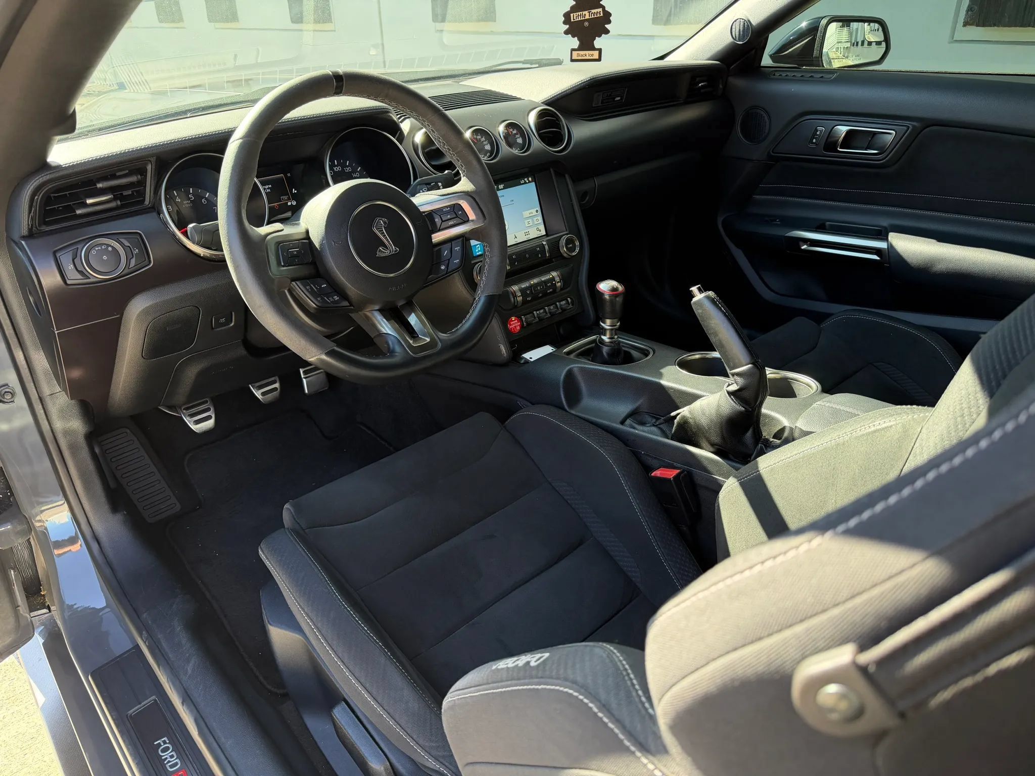 Used 2018 Ford Mustang Shelby GT350 w/ Electronics Package RWD image 11