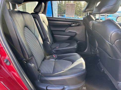 Used 2023 Toyota Highlander XSE image 33