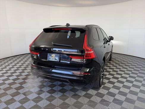 Used 2024 Volvo XC60 B5 Plus image 10