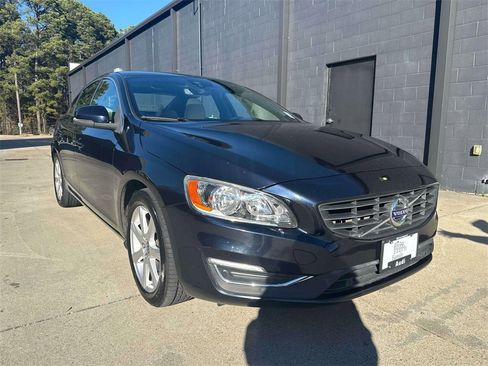 Used 2016 Volvo S60 T5 Premier w/ Convenience Package image 2