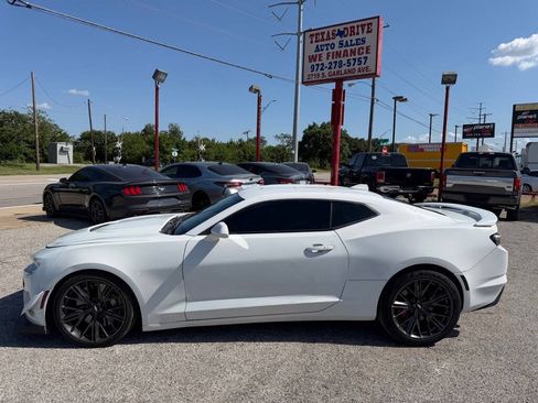 Used 2021 Chevrolet Camaro SS RWD image 4