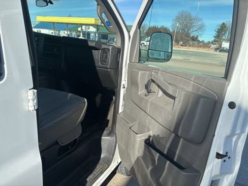 Used 2016 Chevrolet Express 2500 LS RWD image 13