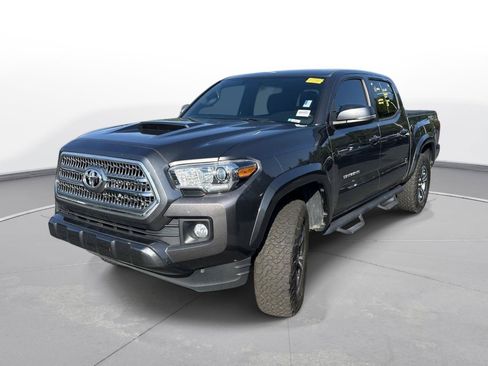 Used 2016 Toyota Tacoma TRD Sport w/ Premium & Technology Package AWD/4WD image 2