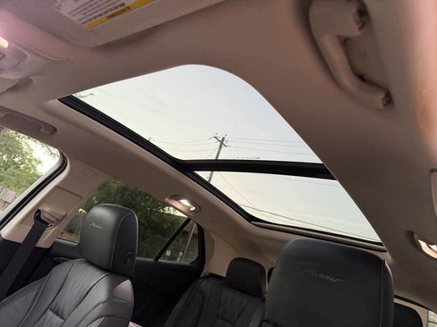 Used 2021 Buick Envision Avenir w/ Technology Package II image 29