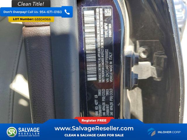 Used 2015 Jeep Renegade Latitude FWD image 17