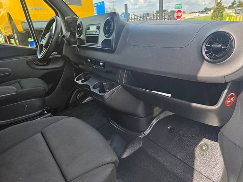 Used 2019 Mercedes-Benz Sprinter 170 image 18