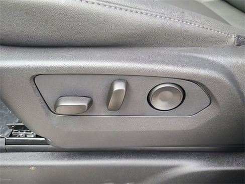 New 2026 Chevrolet Suburban LT w/ Comfort Package image 25