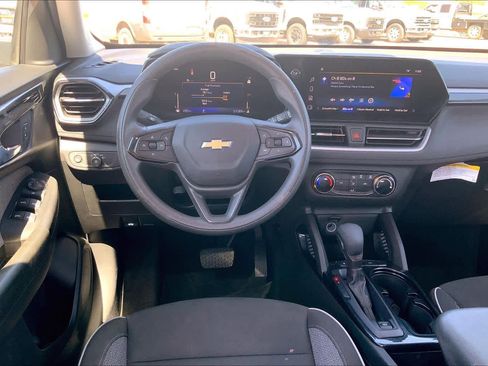 Used 2024 Chevrolet TrailBlazer LS image 6