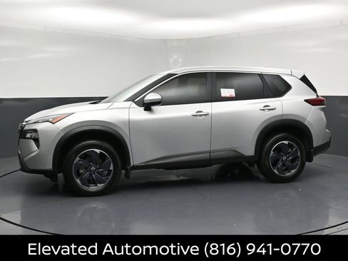 Certified 2025 Nissan Rogue SV AWD/4WD image 2