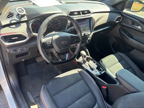 Used 2022 Chevrolet TrailBlazer RS w/ Convenience Package FWD image 15
