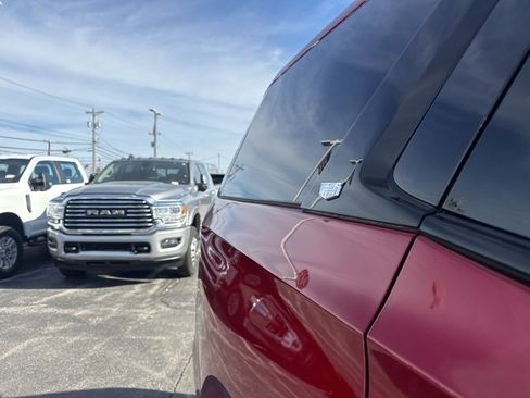 Used 2024 Cadillac Escalade Sport Platinum image 12