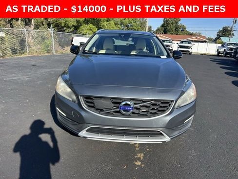 Used 2017 Volvo V60 T5 Cross Country w/ Climate Package image 2