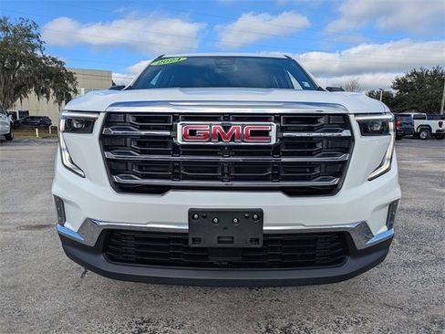 Certified 2024 GMC Acadia Elevation w/ Luxury Package image 9