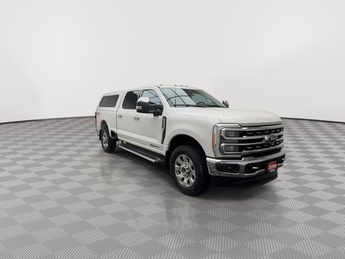 Used 2023 Ford F350 Lariat w/ Chrome Package image 34